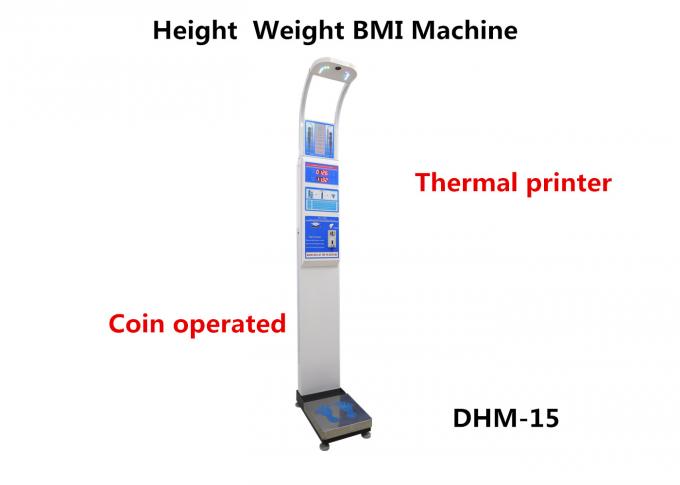 BMI 분석과 동전을 가진 의학 고도와 무게 가늠자를 다림질하십시오
